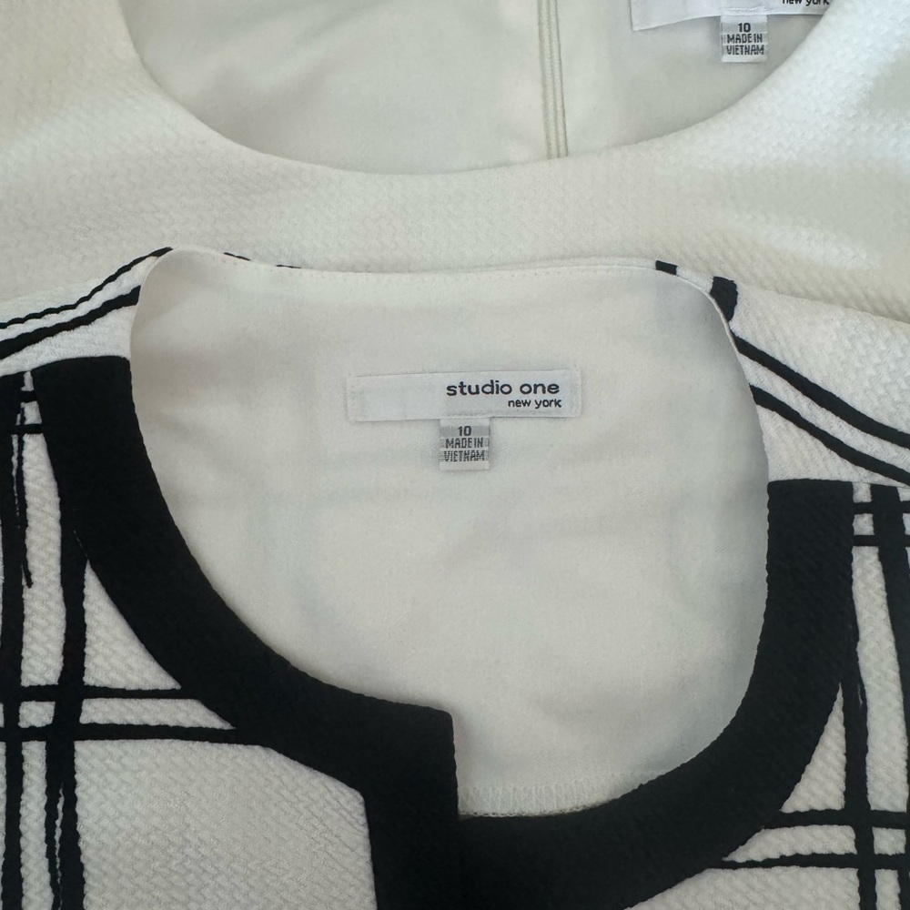 Studio 17 Black and White Ensemble - Picture 16 of 16